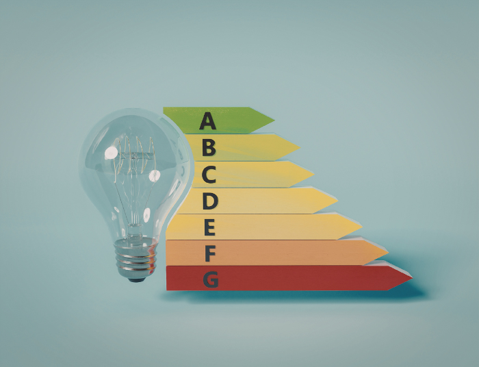 Es la representación de eficiencia energética. Usa colores y una bombilla.